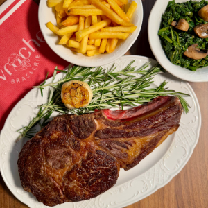 CÔTE DE BOEUF RÔTIE AU ROMARIN, SAUCE BÉARNAISE - Roasted Côte de Boeuf with Rosemary, Béarnaise Sauce